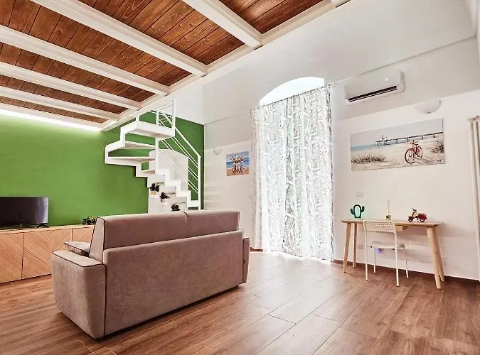 Acacia Apartment